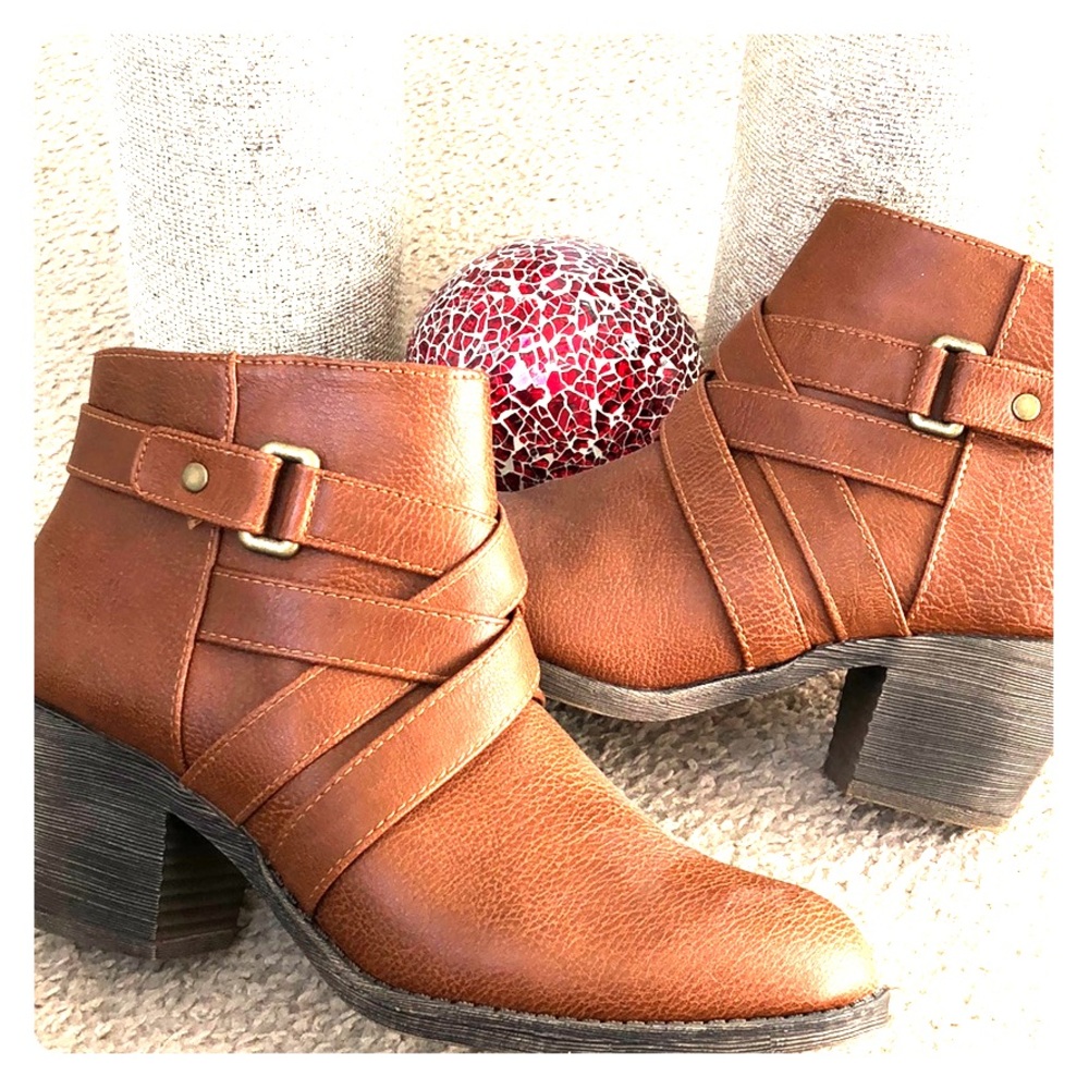 Low heel ankle Brown Boots